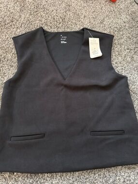 Black V-Neck Sleeveless vest shirt